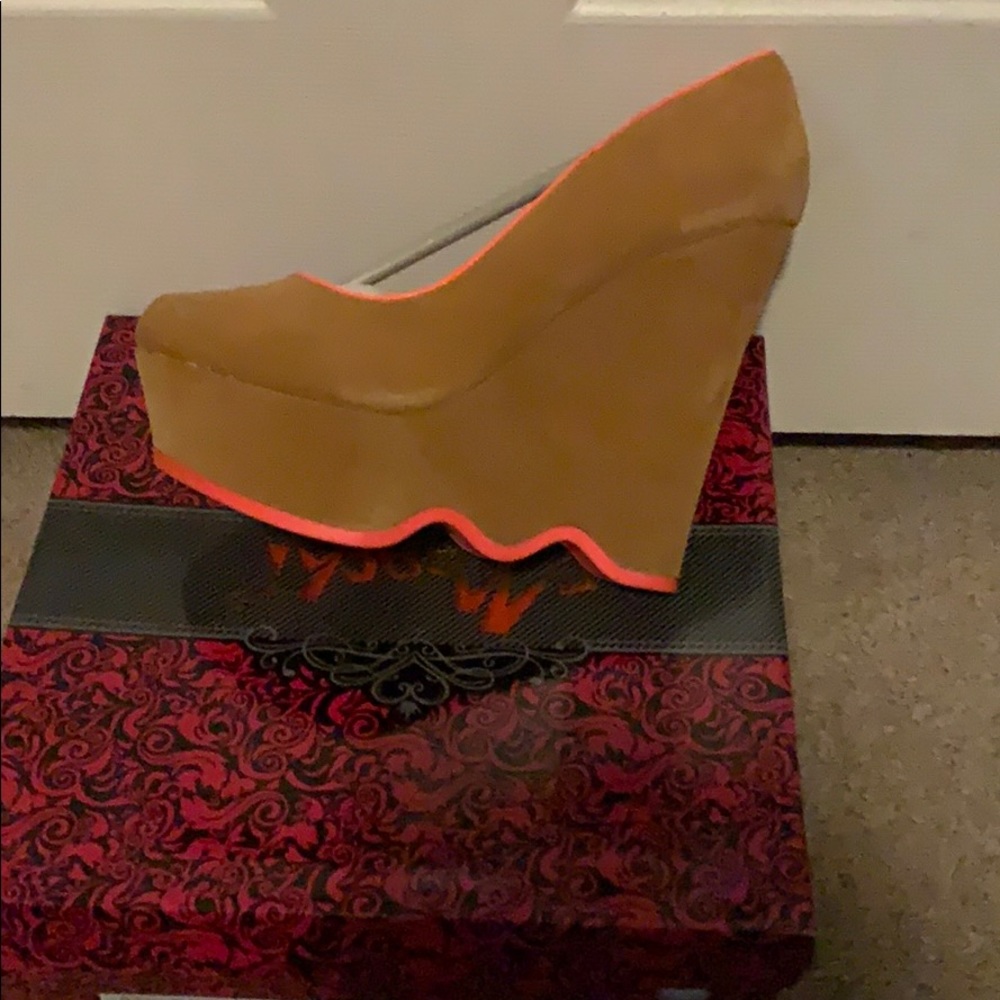 Wedges - Picture 2 of 5